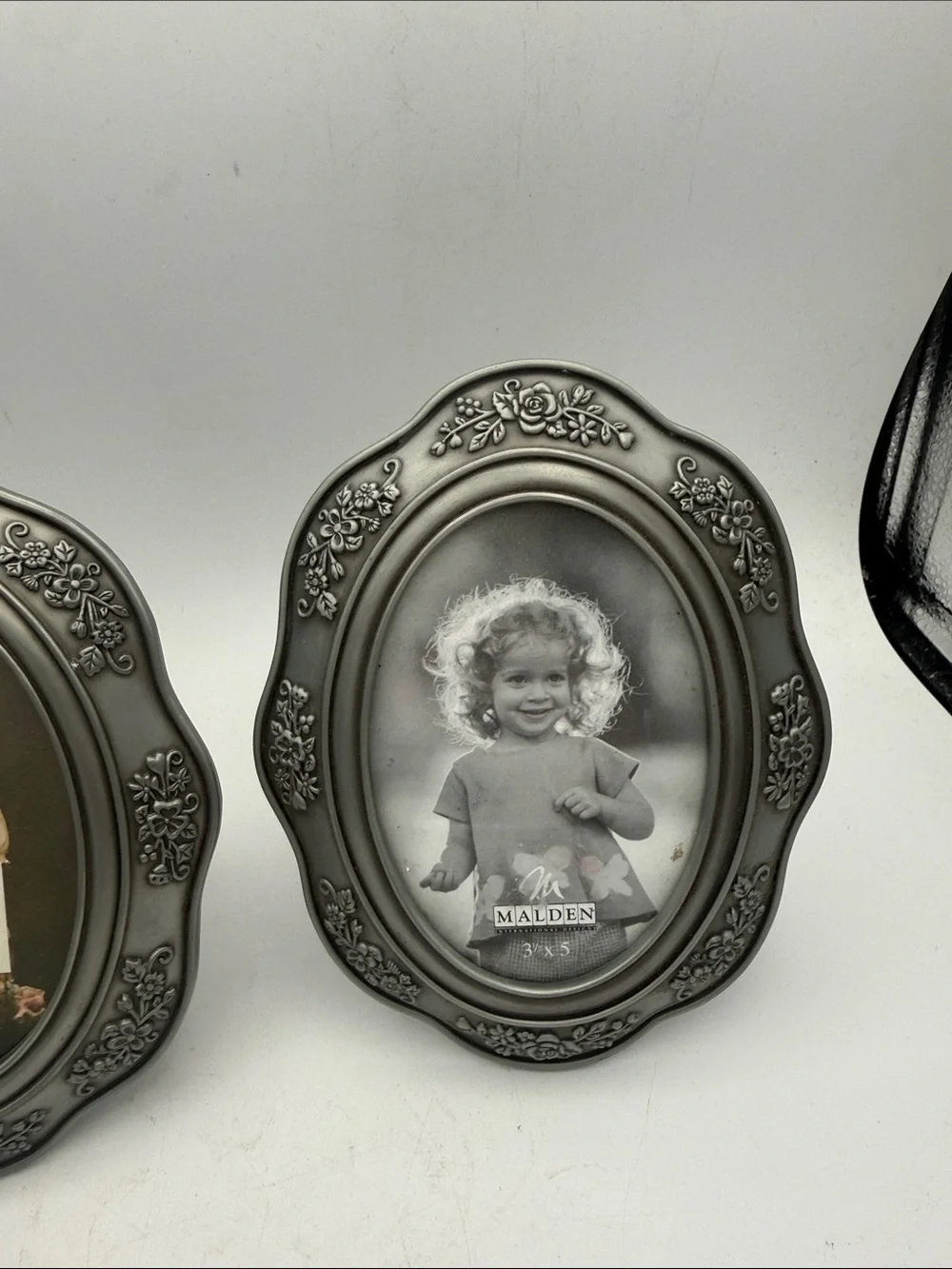 Malden Silvertone Metal Ornate Oval Picture photo Frames  3 1/2x5” Set of 2